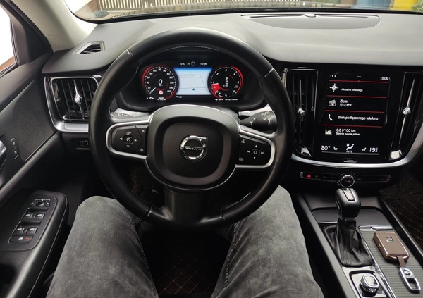 Volvo V60 cena 69699 przebieg: 280960, rok produkcji 2018 z Dobrzyca małe 781
